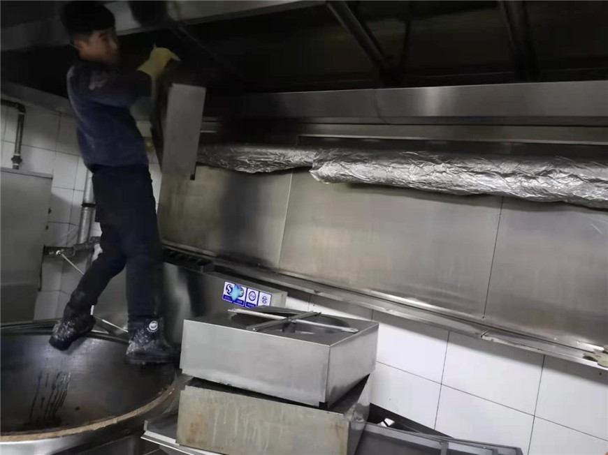 廚房設備維修保養,油煙管道清洗,大型油煙機清洗,煙道清洗,廚房清洗,油煙凈化器改造安裝